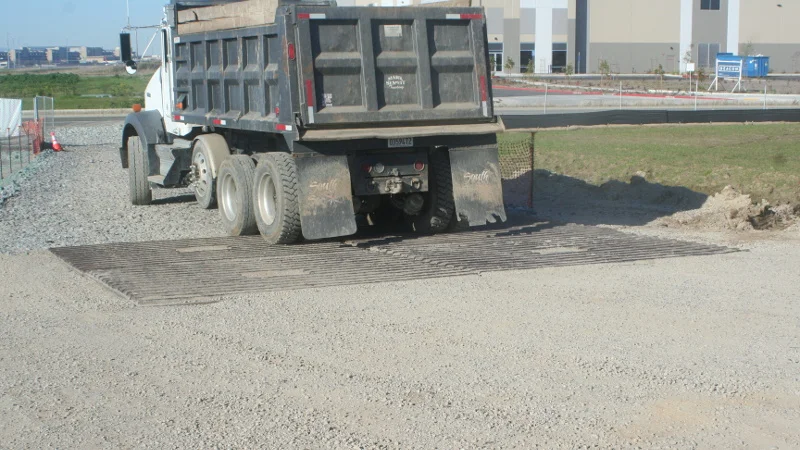 How Tread Cleaning Plates (Rumble Plates) Prevent Track-Out and Complement Street Sweeping